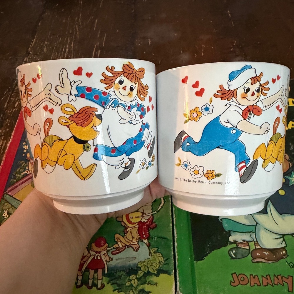 Vintage Raggedy Ann Andy Book Mug‎ Set 1960s Johnny Gruelle Oneida Ware 1978 4pc